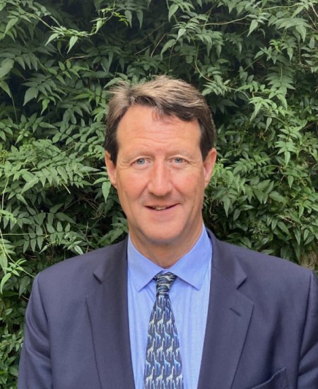 A photo of Julian Drinkall's face